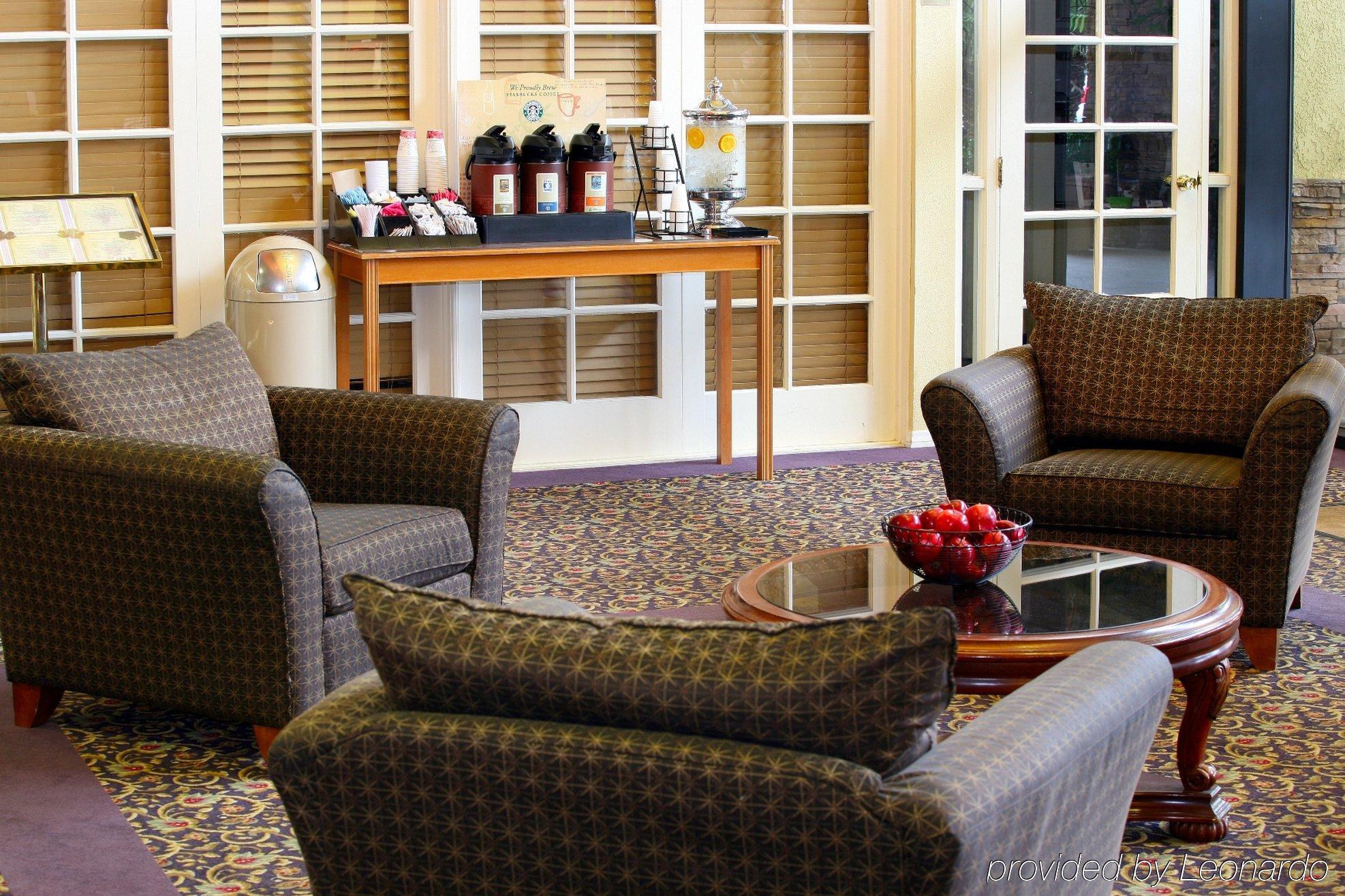 Hotel D'Lins Ontario Airport Ресторант снимка