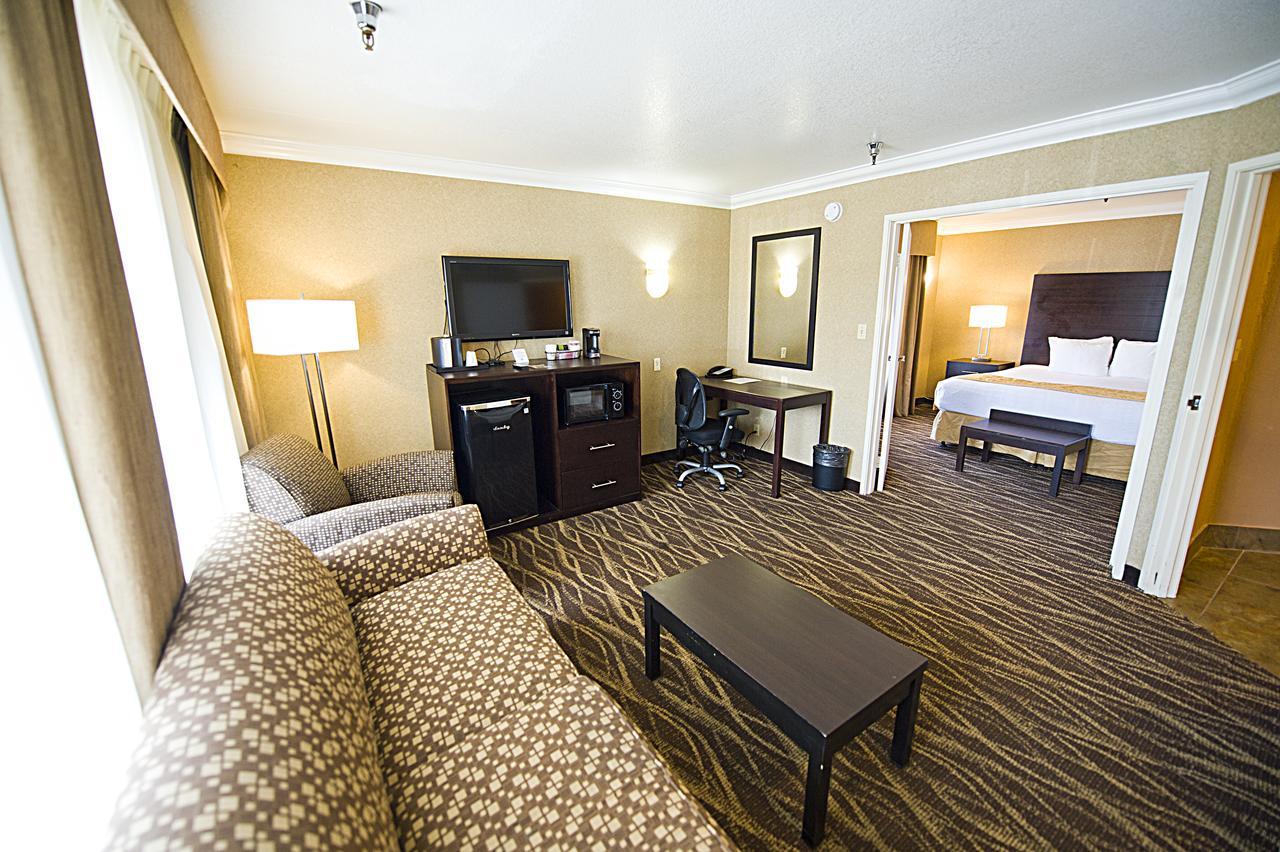 Hotel D'Lins Ontario Airport Екстериор снимка