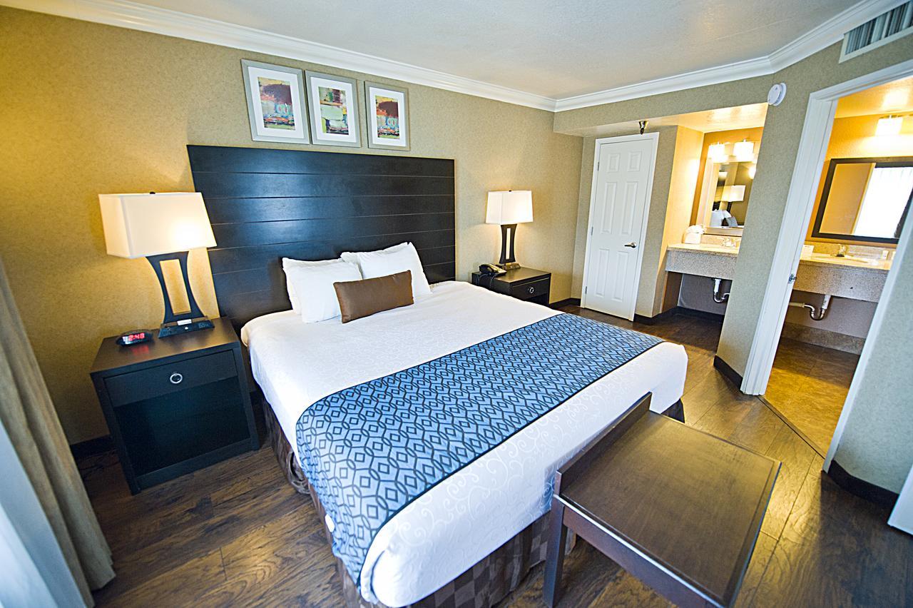 Hotel D'Lins Ontario Airport Екстериор снимка